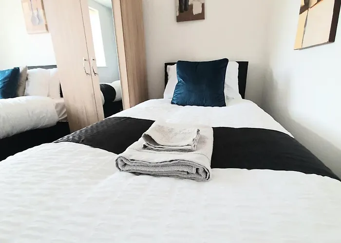 Salford Ark Comfort Stays Near Salford Royal And Trafford Centre